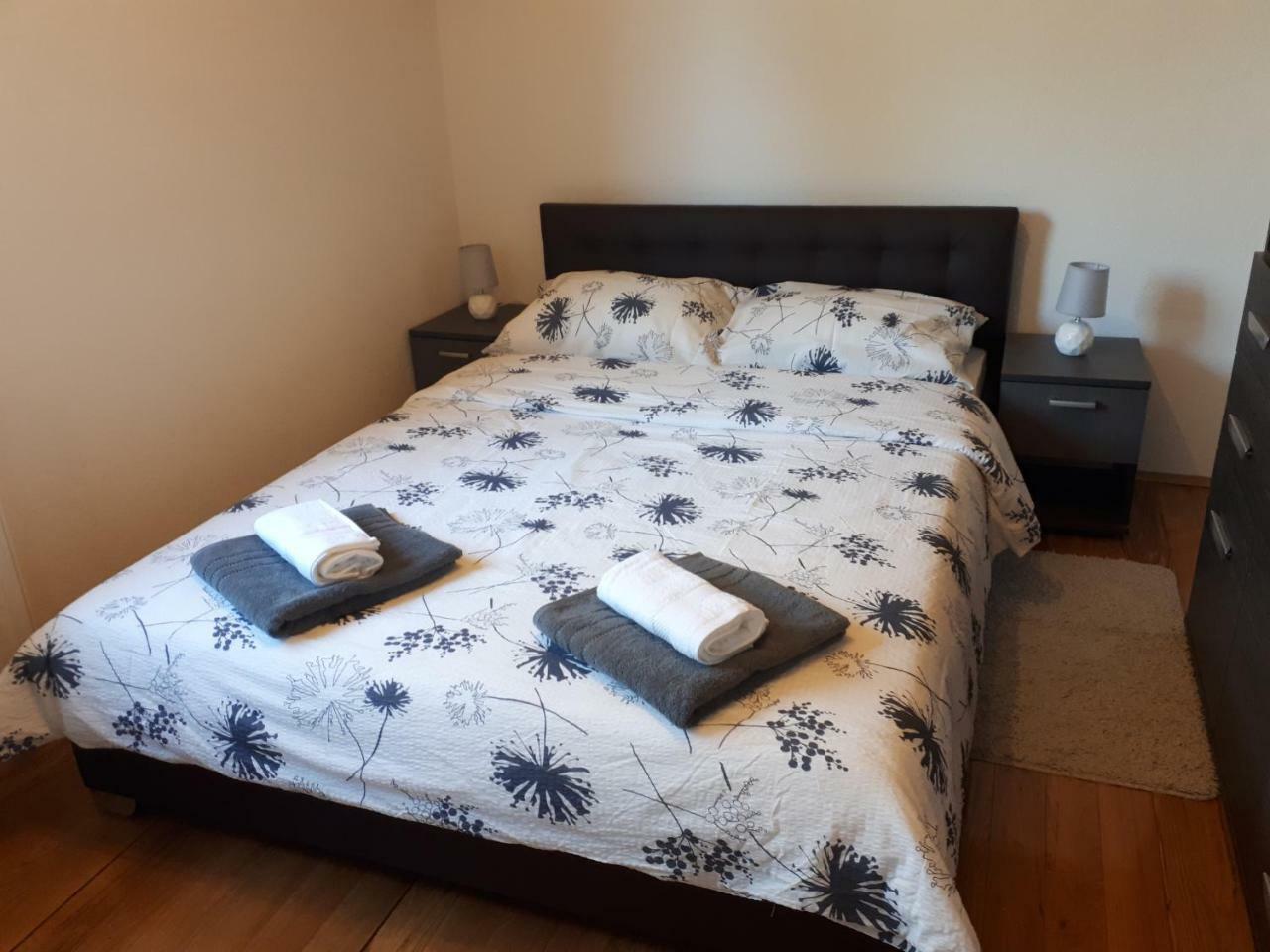 Apartment Jareb Слунь Екстер'єр фото
