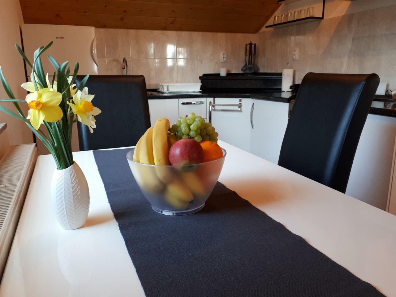 Apartment Jareb Слунь Екстер'єр фото