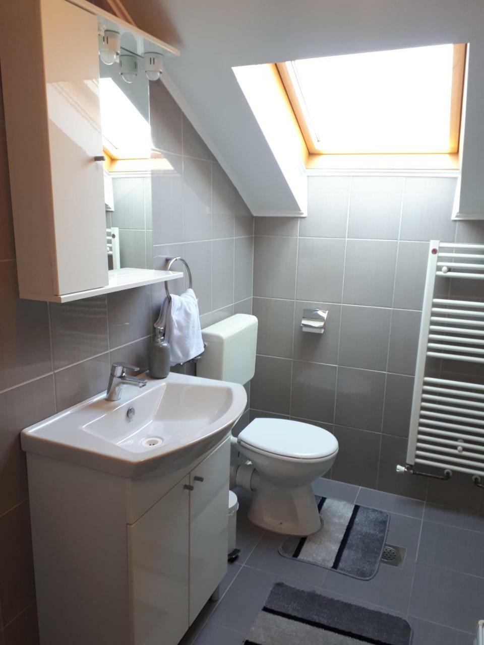 Apartment Jareb Слунь Екстер'єр фото